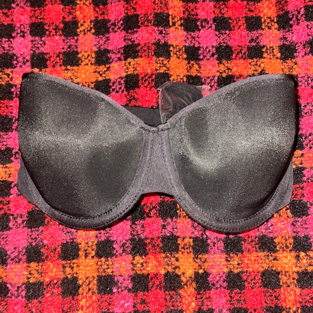 Skims Strapless Bra in Onyx
